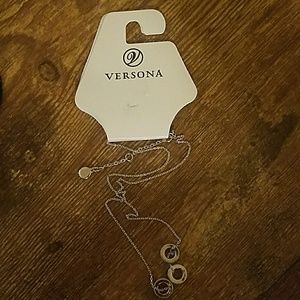 Versona Necklace